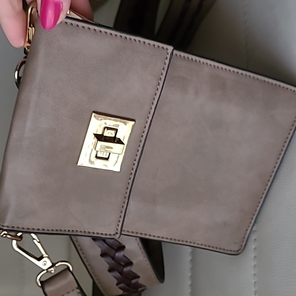 Melie Bianco Brett Vegan Leather Crossbody Bag ❤️ - Picture 8 of 8